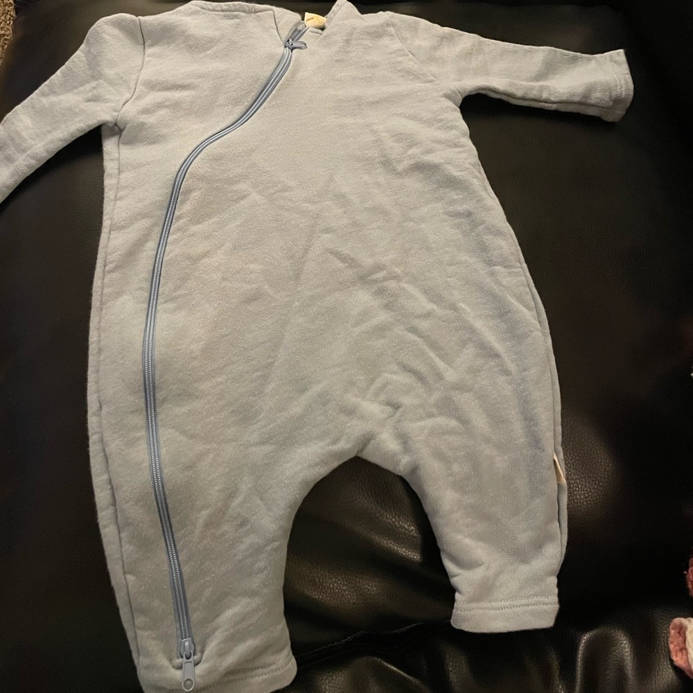 Maus organic body suit